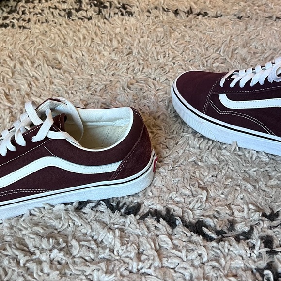 Vans Burgundy and White Old Skool men’s 9.5 w 11 Athletic Casual Shoes - Picture 5 of 7